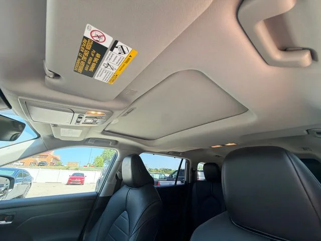 Used 2021  Toyota XLE image 24