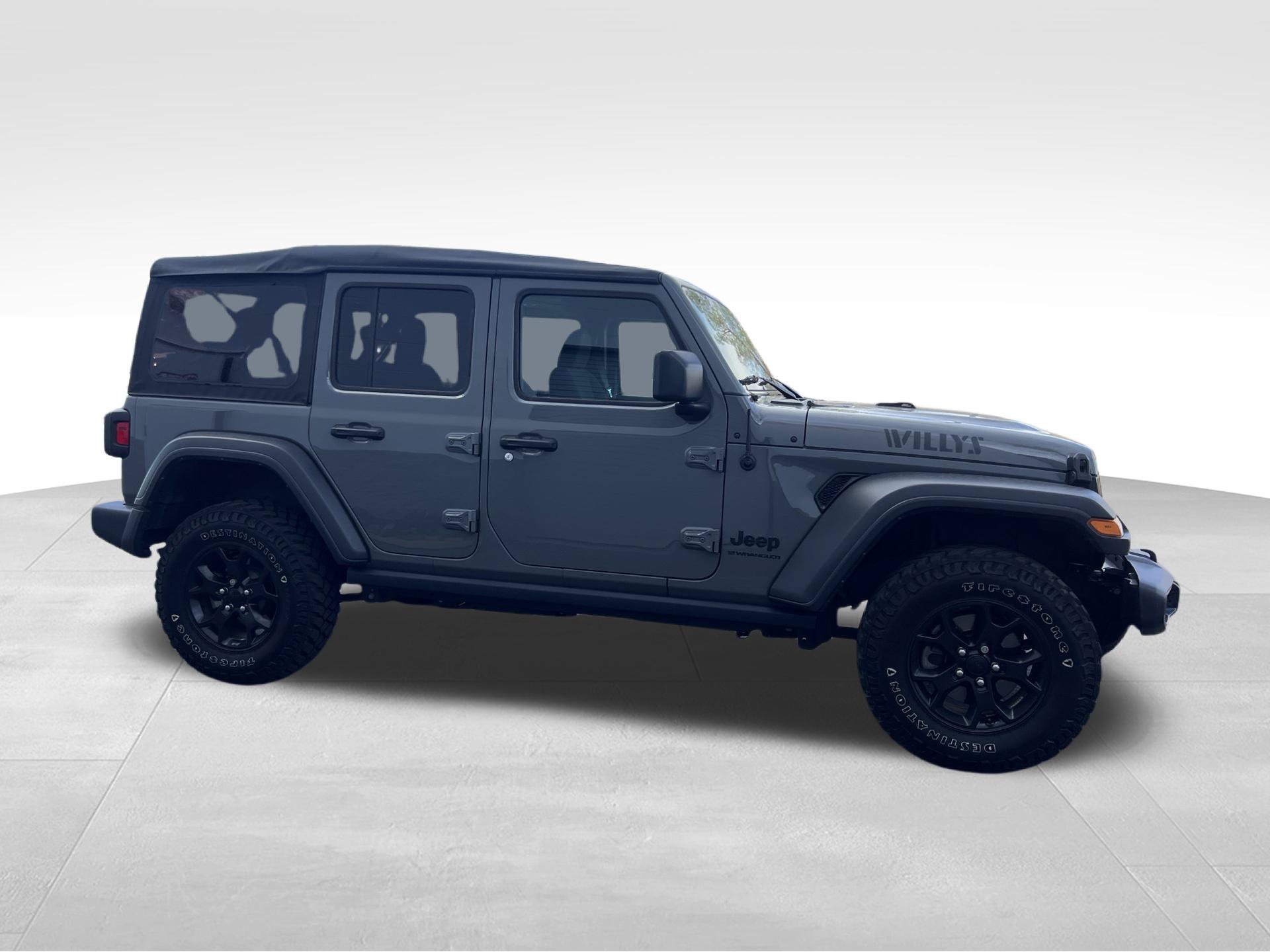 Used 2023 Gray Jeep Sport image 4