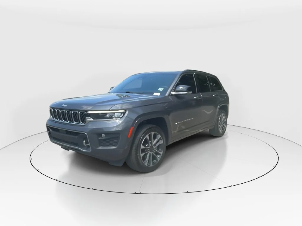Used 2023 Gray Jeep Overland image 4