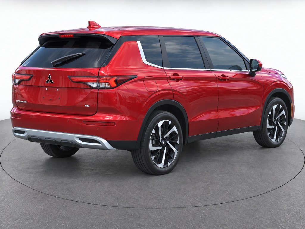 Used 2024 Red Mitsubishi SE image 3