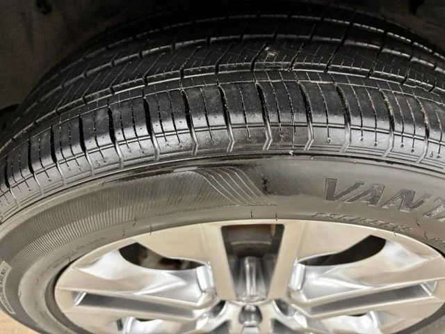 Used 2021 Red Toyota XLE Premium image 7