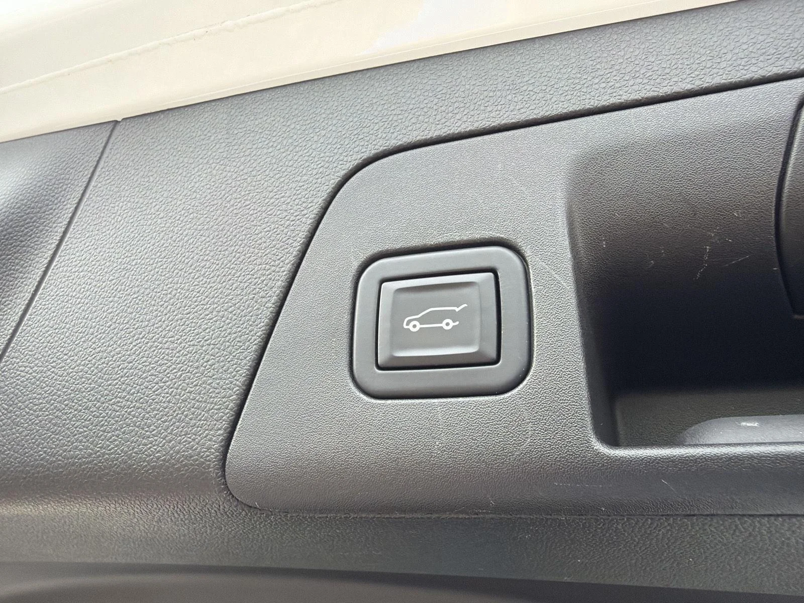 Used 2021 SUMMIT WHITE Buick Preferred image 36