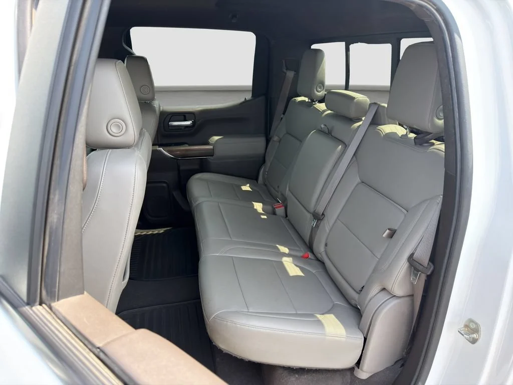 Used 2020 SUMMIT WHITE Chevrolet RST image 13