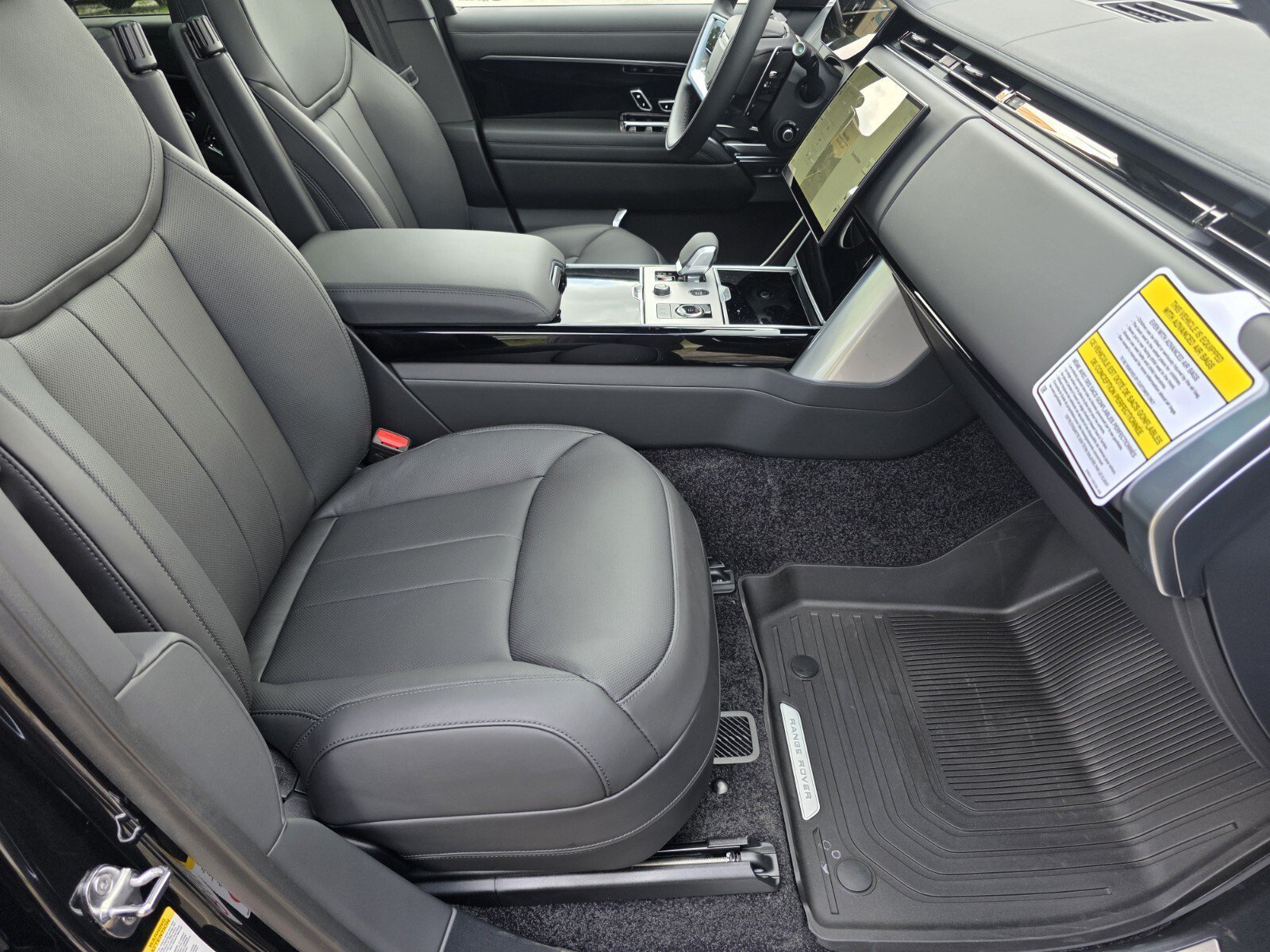 New 2027 Santorini Black Land Rover P550e SE image 3