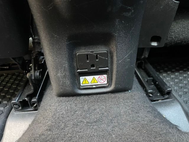 Used 2018 Jetset Blue Jeep Latitude image 36