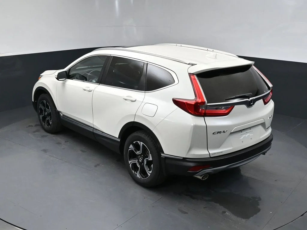 Certified Used 2018 White Honda Touring image 37