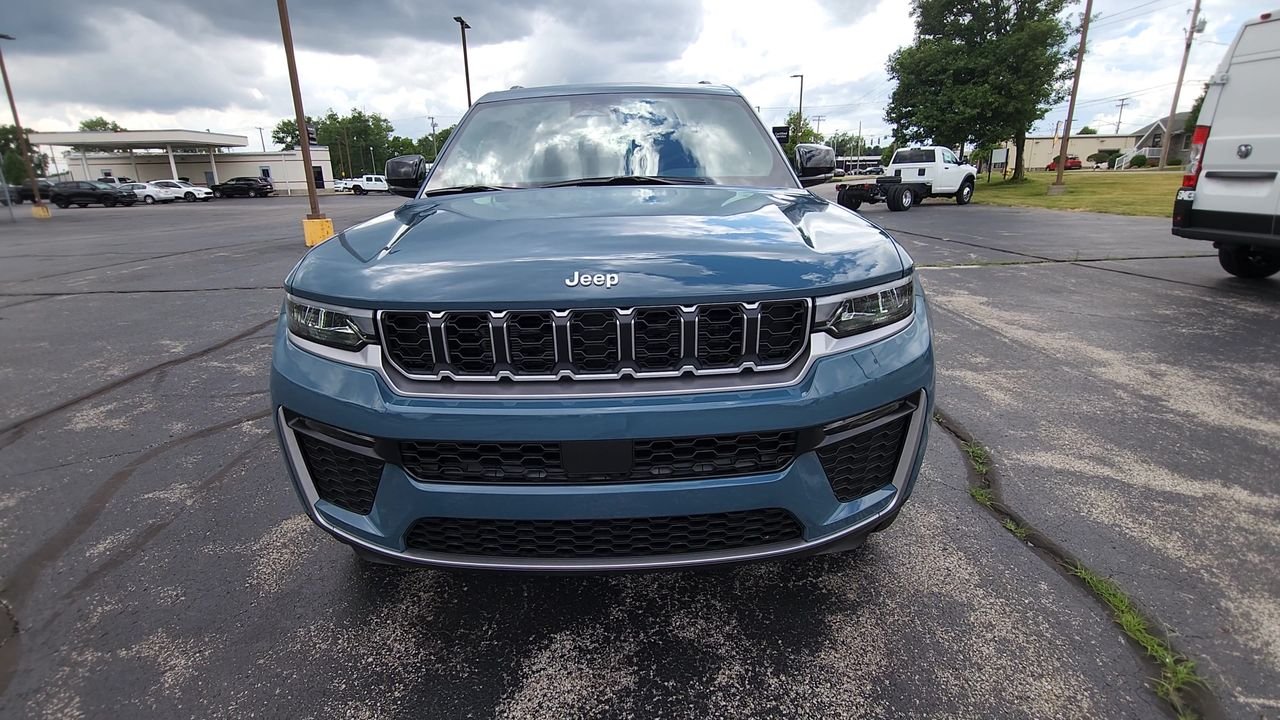 New 2026 Steel Blue Exterior Paint Jeep Limited image 3