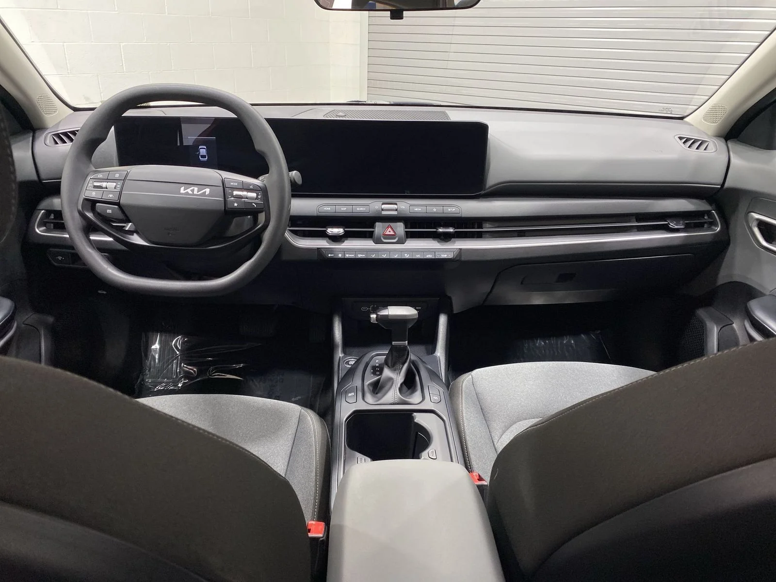2025 Kia K4 LXS - Photo 20