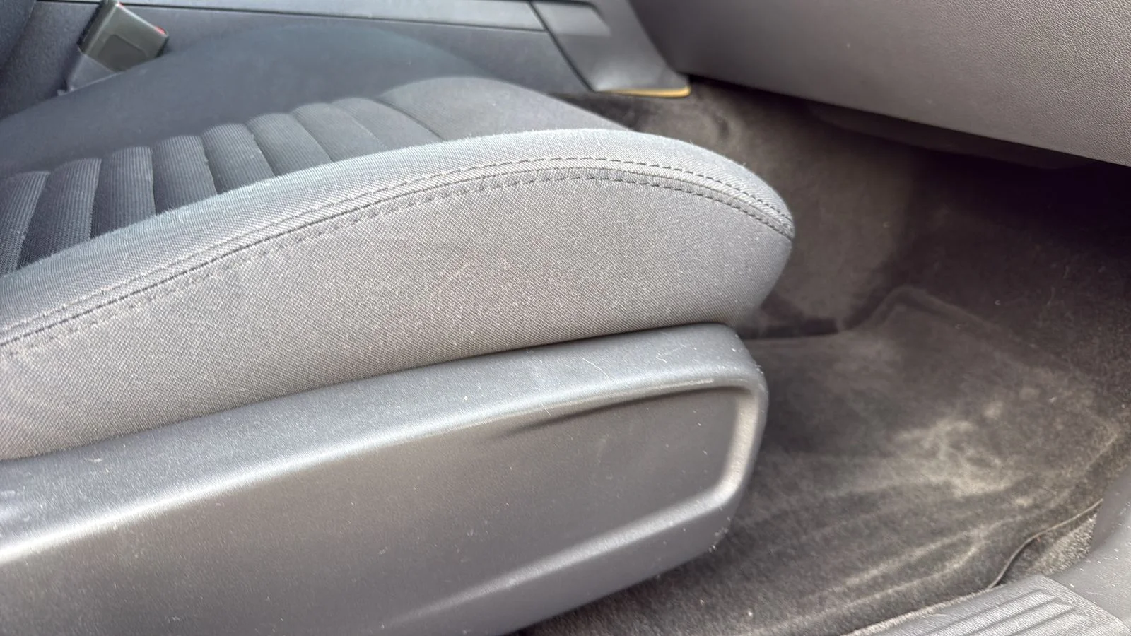 Used 2014 Blue Dodge SXT image 24