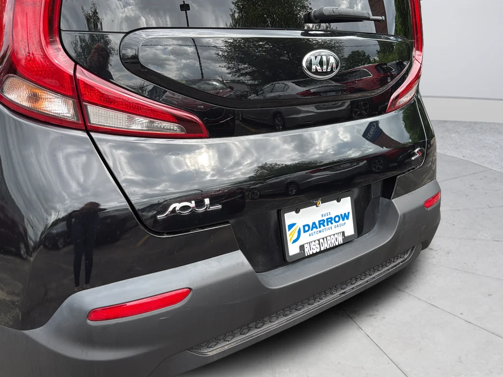 Used 2021 Black Kia S image 14