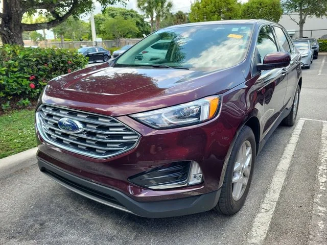 Used 2022 Red Ford SEL image 2