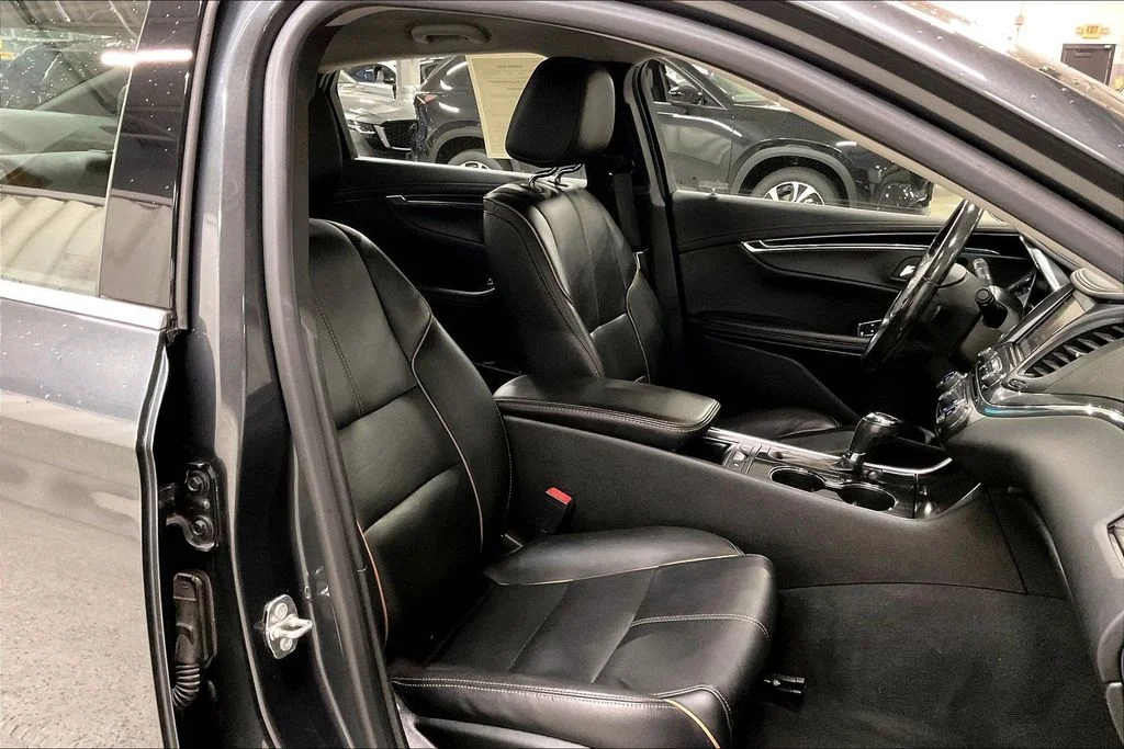 Used 2019 Gray Chevrolet Premier image 6