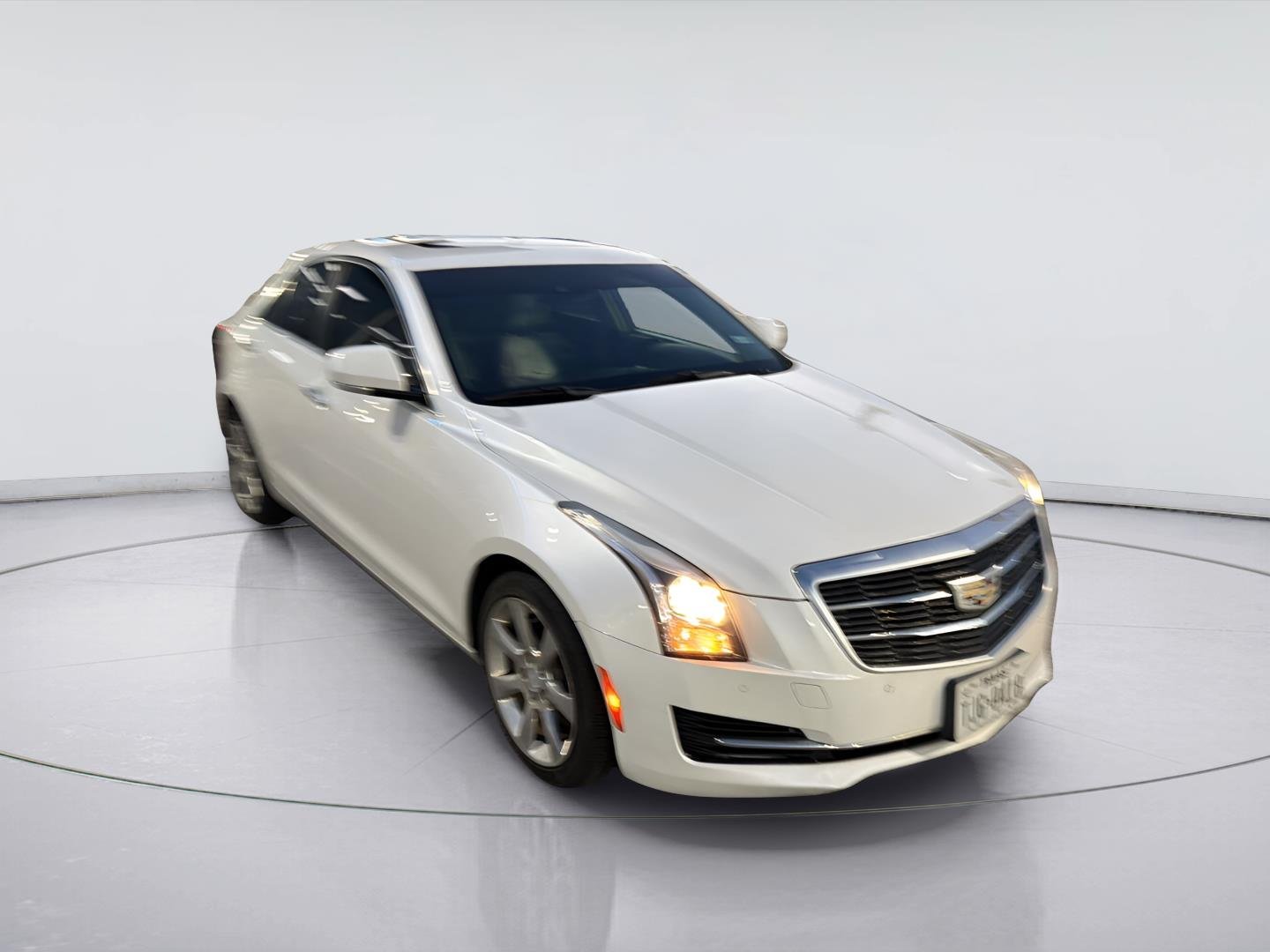 Used 2016 CRYSTAL WHITE TRICOAT Cadillac Luxury Collection AWD image 3