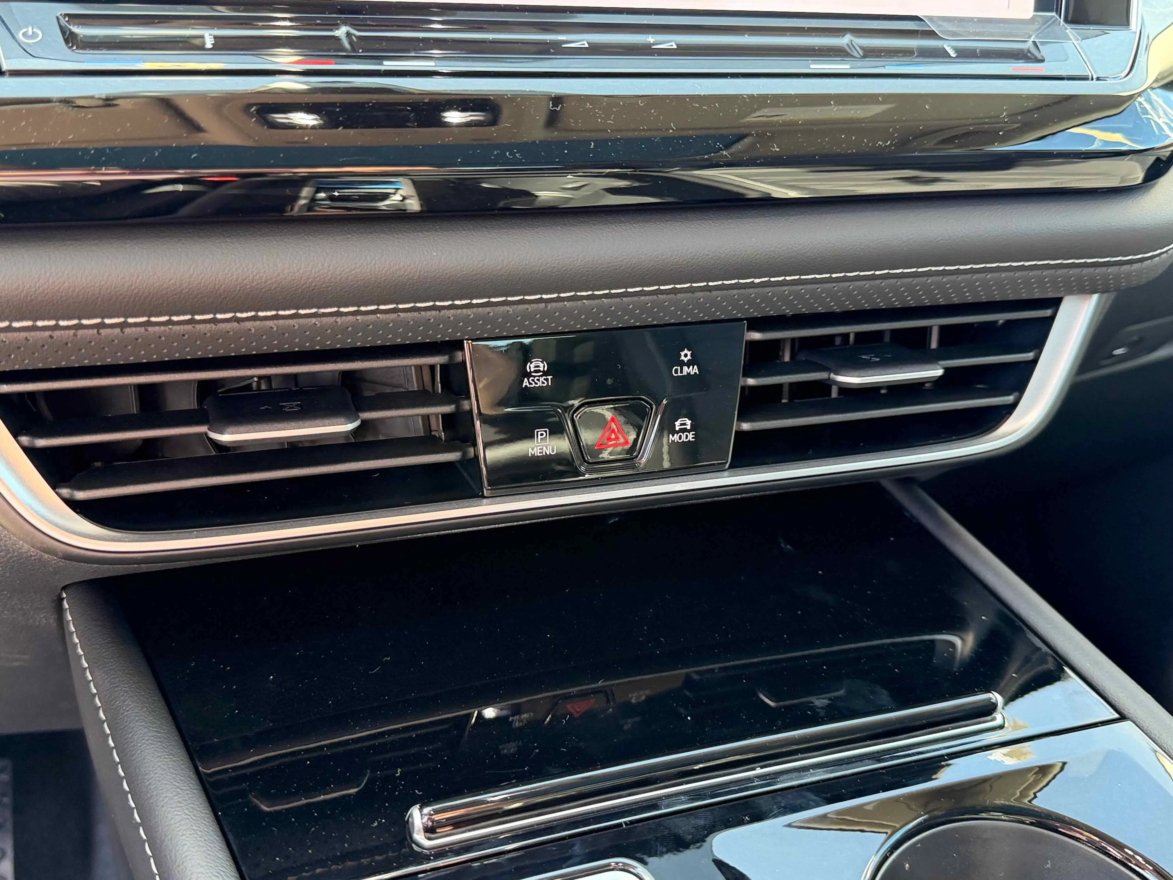 New 2026 Deep Black Volkswagen 2.0T SE w/Technology image 21