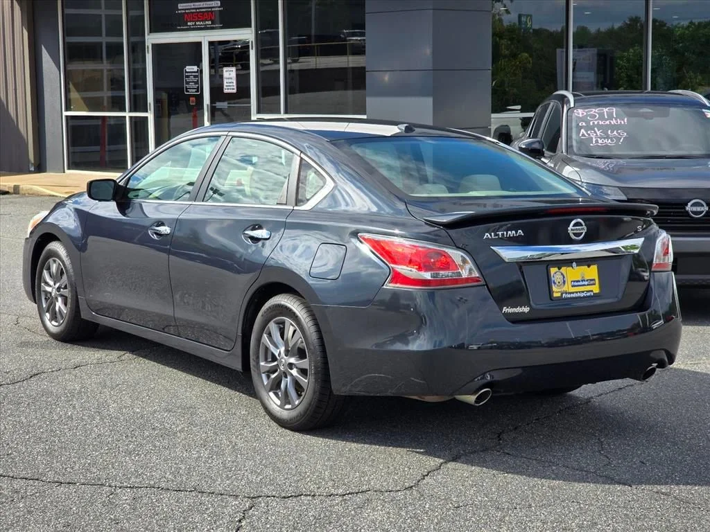 Used 2015 Blue Nissan 2.5 S image 24