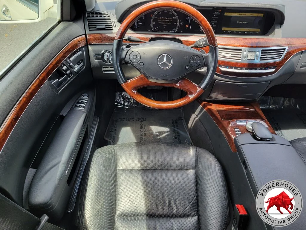Used 2011 White Mercedes-Benz S 550 image 17