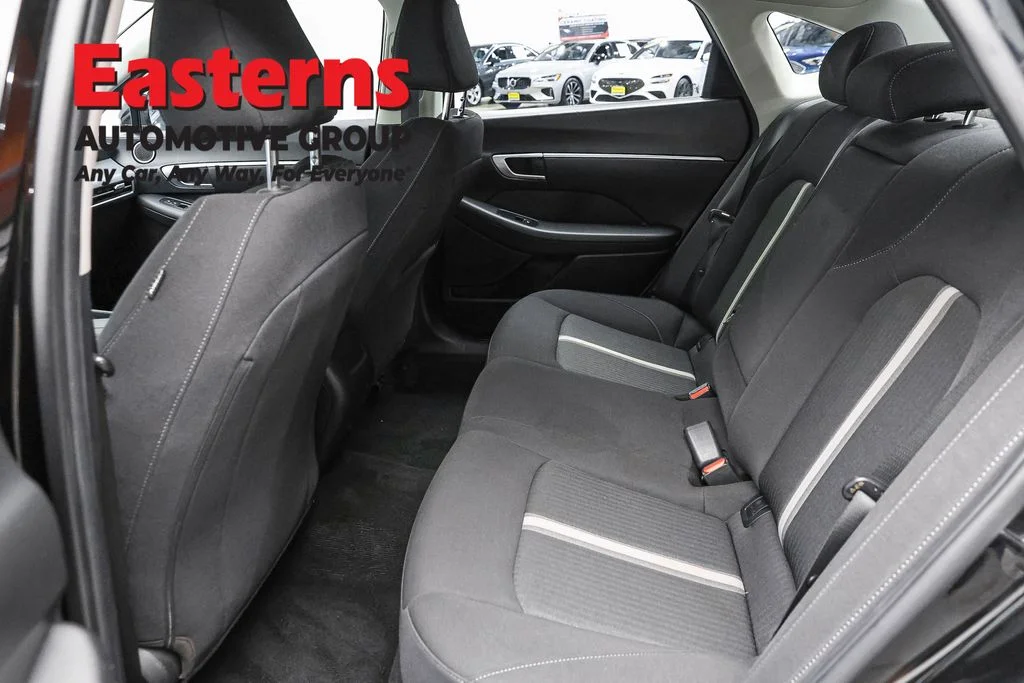 Used 2024 Black Hyundai SEL image 22