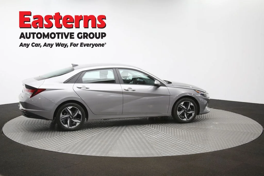 Used 2023 Silver Hyundai SEL image 38