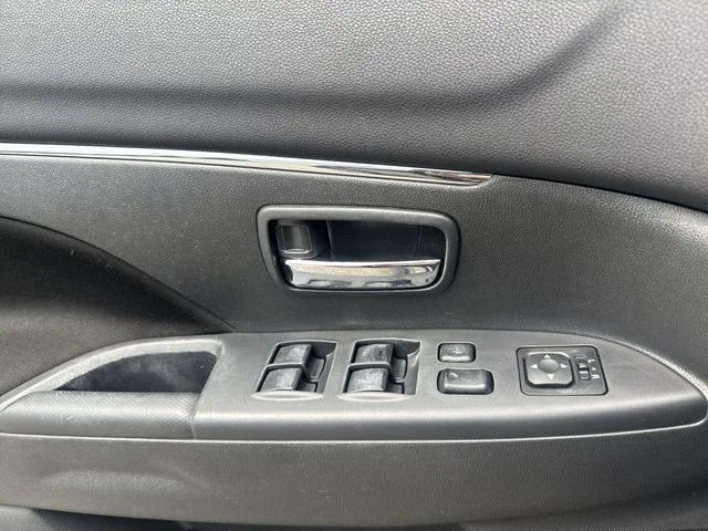 Used 2020  Mitsubishi 2.0 ES image 27
