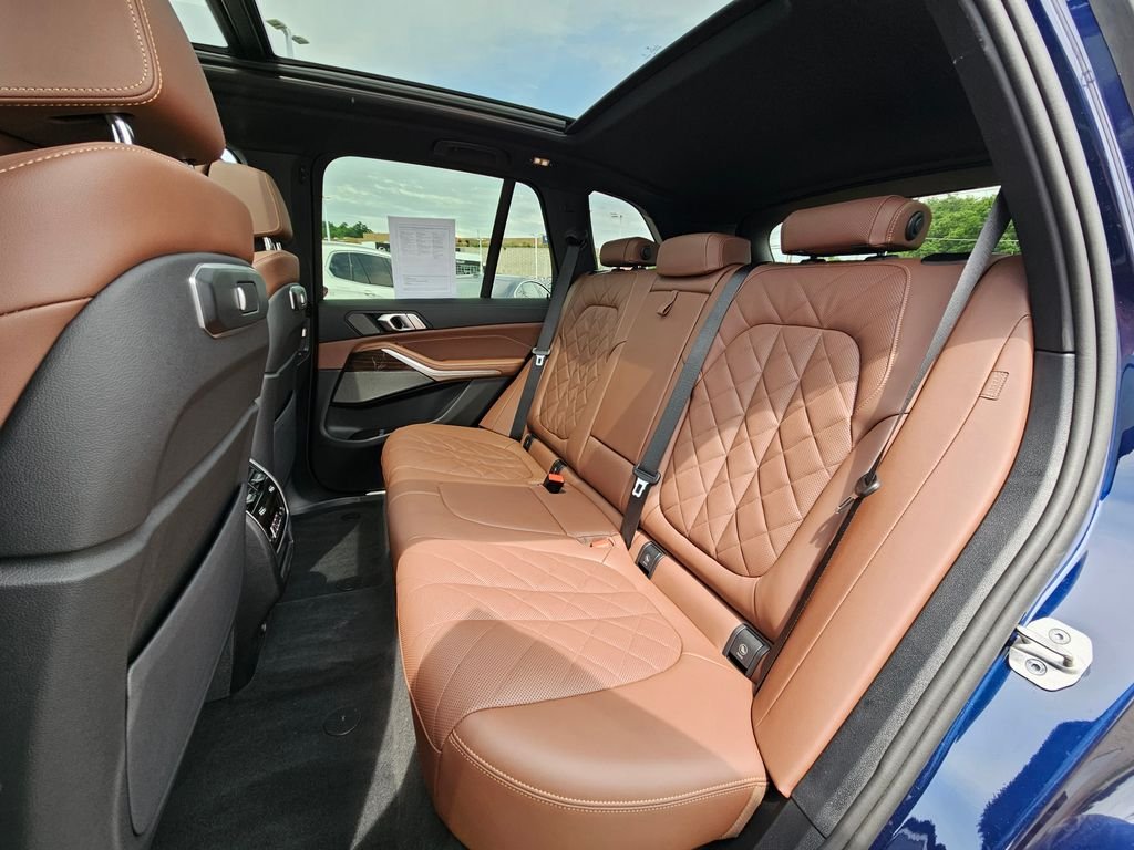 Used 2026 Tanzanite Blue II Metallic BMW xDrive40i image 20