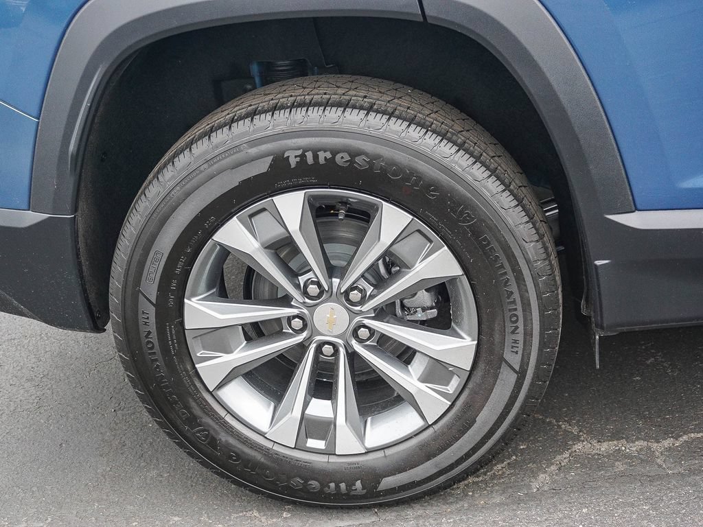 2027 Chevrolet Equinox LT - Photo 8