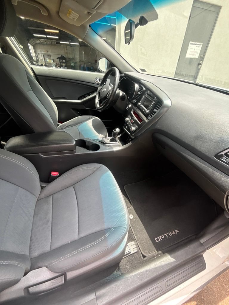 Used 2013 Black Kia LX image 24