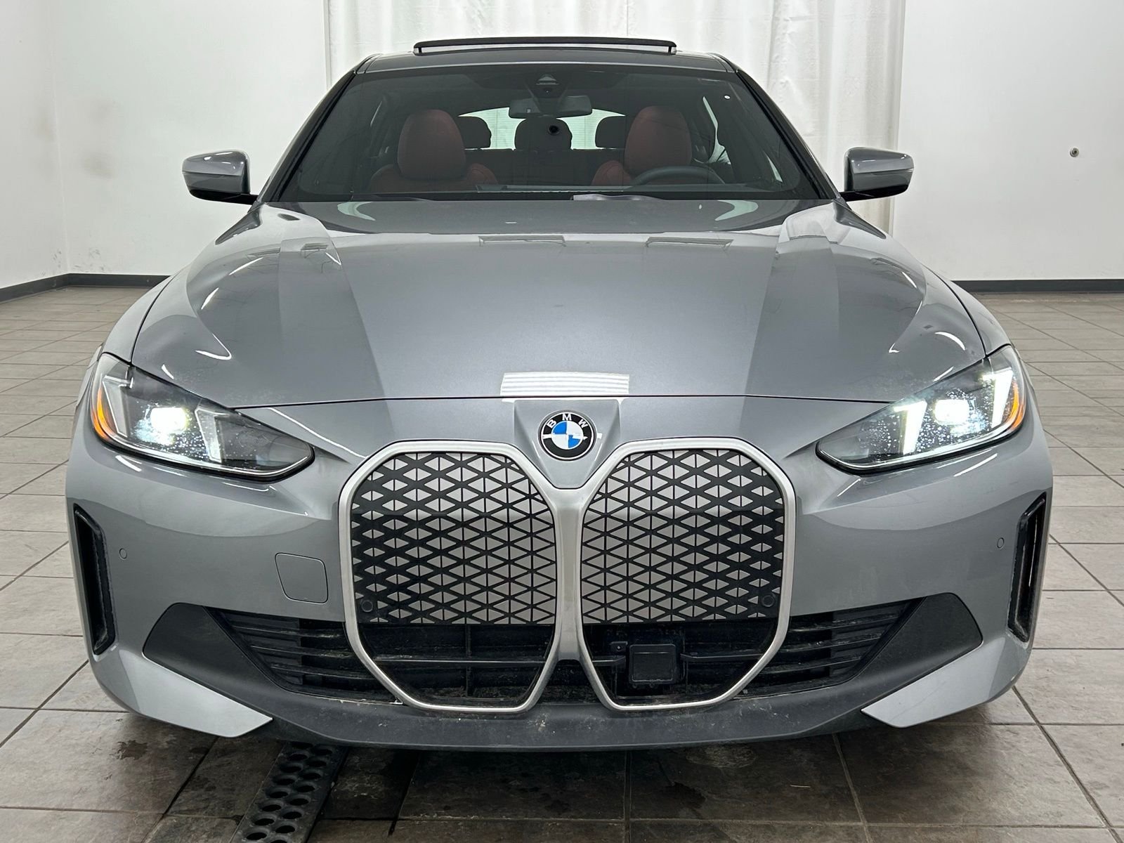 New 2026 Skyscraper Grey Metallic BMW xDrive40 image 11