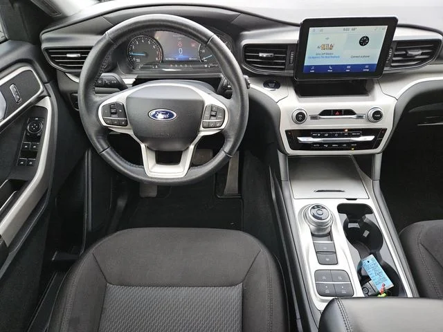 Used 2024 White Metallic Ford XLT image 5