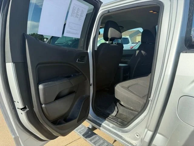 Used 2018 QUICKSILVER METALLIC GMC 2WD SLE image 18
