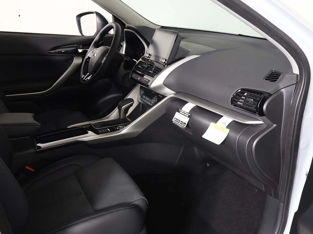 New 2026 White Mitsubishi SE image 23