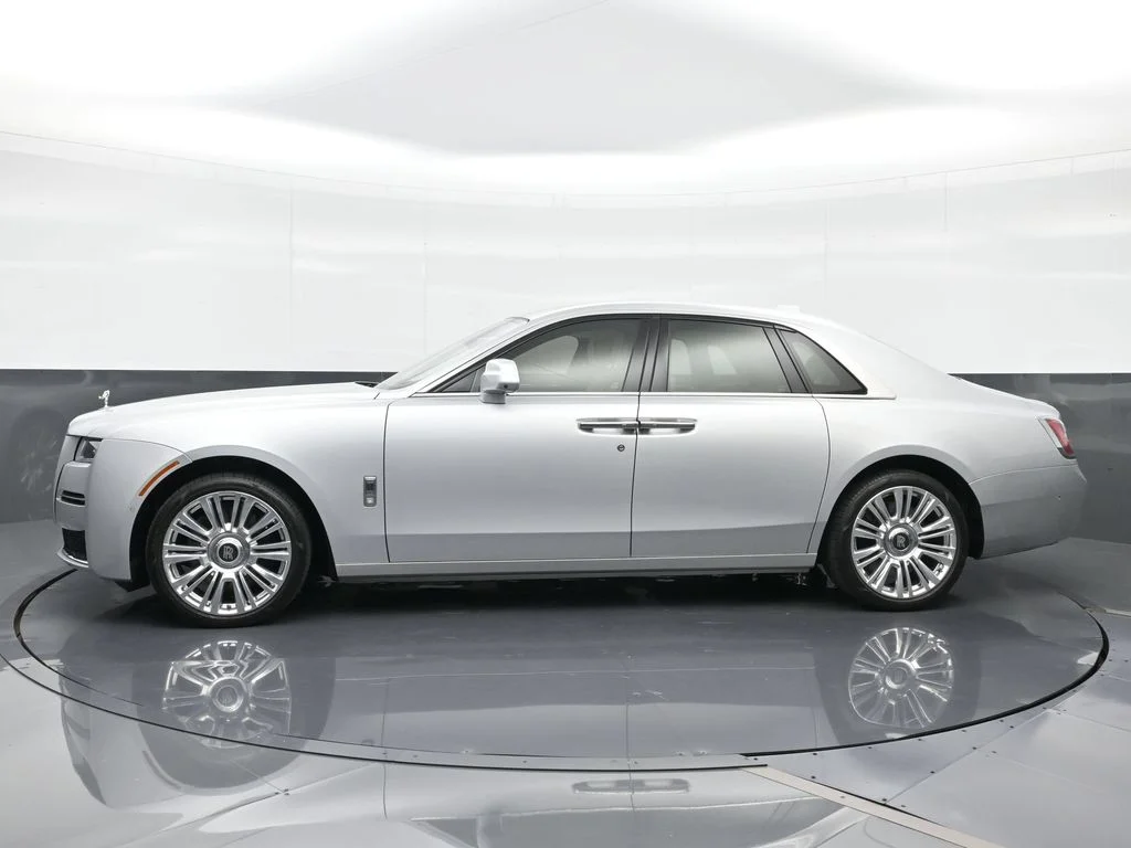 Certified Used 2022 White Rolls-Royce  image 3