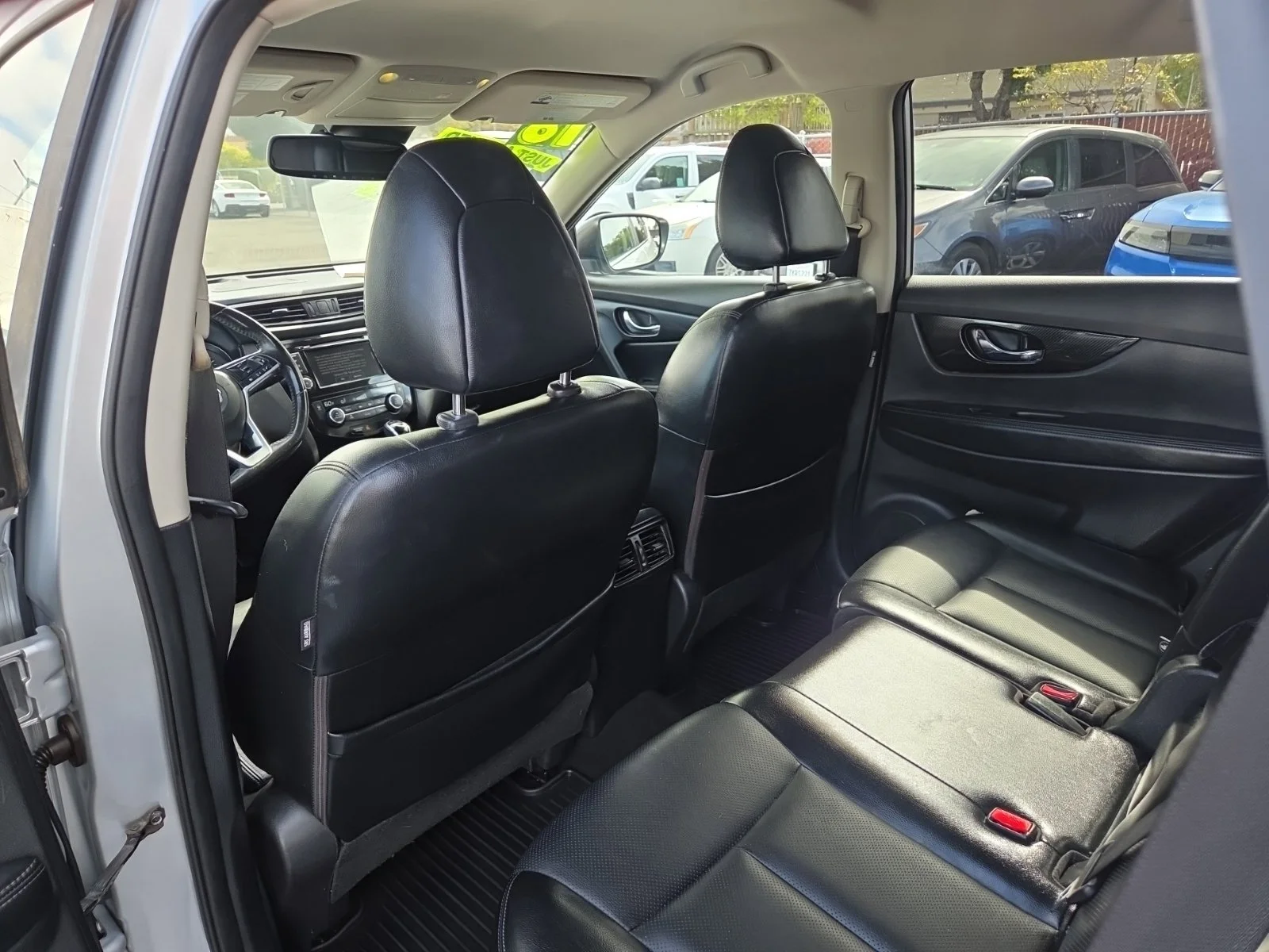 Certified Used 2018 Brilliant Silver Nissan SL image 14
