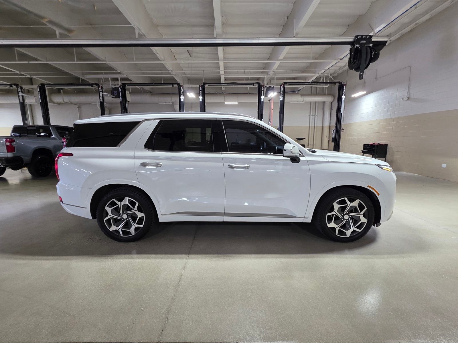Used 2022 Hyper White Hyundai Calligraphy image 8