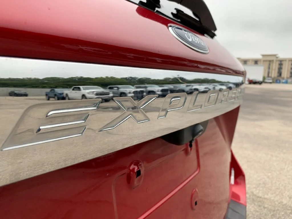 Used 2022 Red Ford XLT image 37