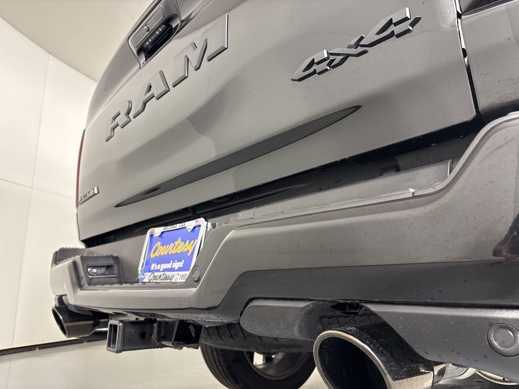 New 2026 Diamond Black Crystal Pearl-Coat Exterior Paint RAM Laramie image 14