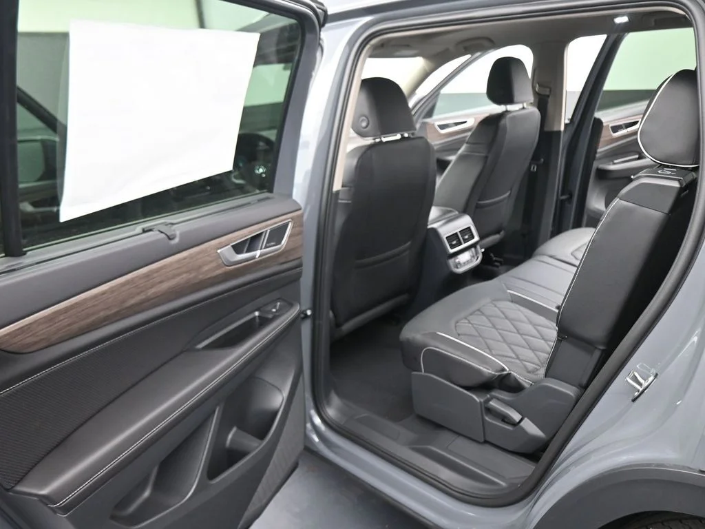 New 2026  Volkswagen 2.0T SEL Premium R-Line image 39