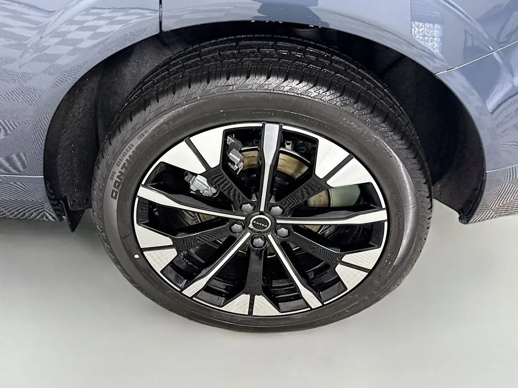 2026 Volvo XC60 Plus - Photo 26