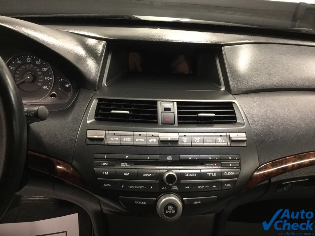 Used 2011 Green Honda EX-L image 48