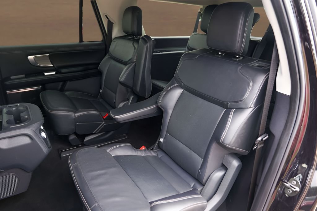 Used 2025 Black Ford Platinum image 21