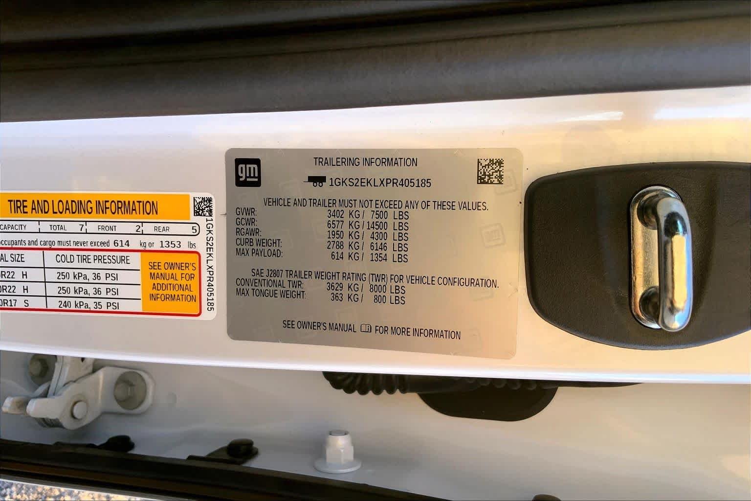 Used 2023 White Frost Tricoat GMC Denali Ultimate image 29