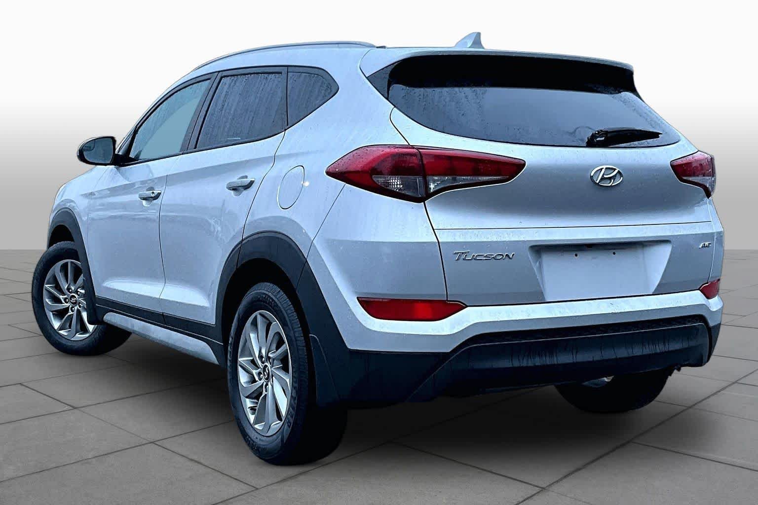 Used 2018 Molten Silver Hyundai SEL image 12