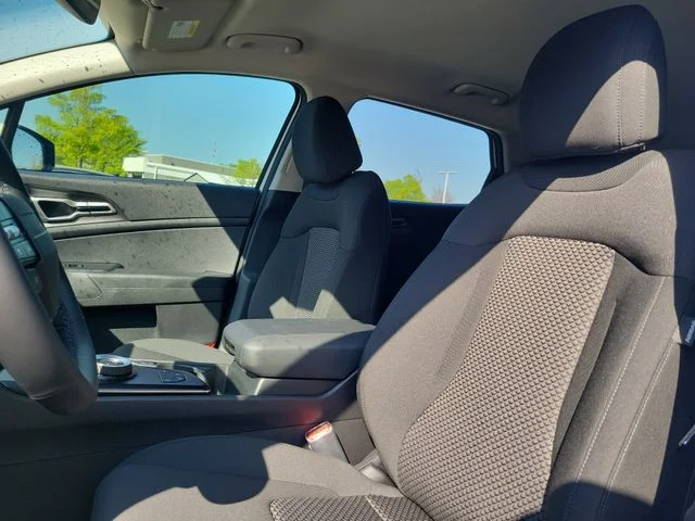 New 2026 Snow White Pearl Kia LX image 13