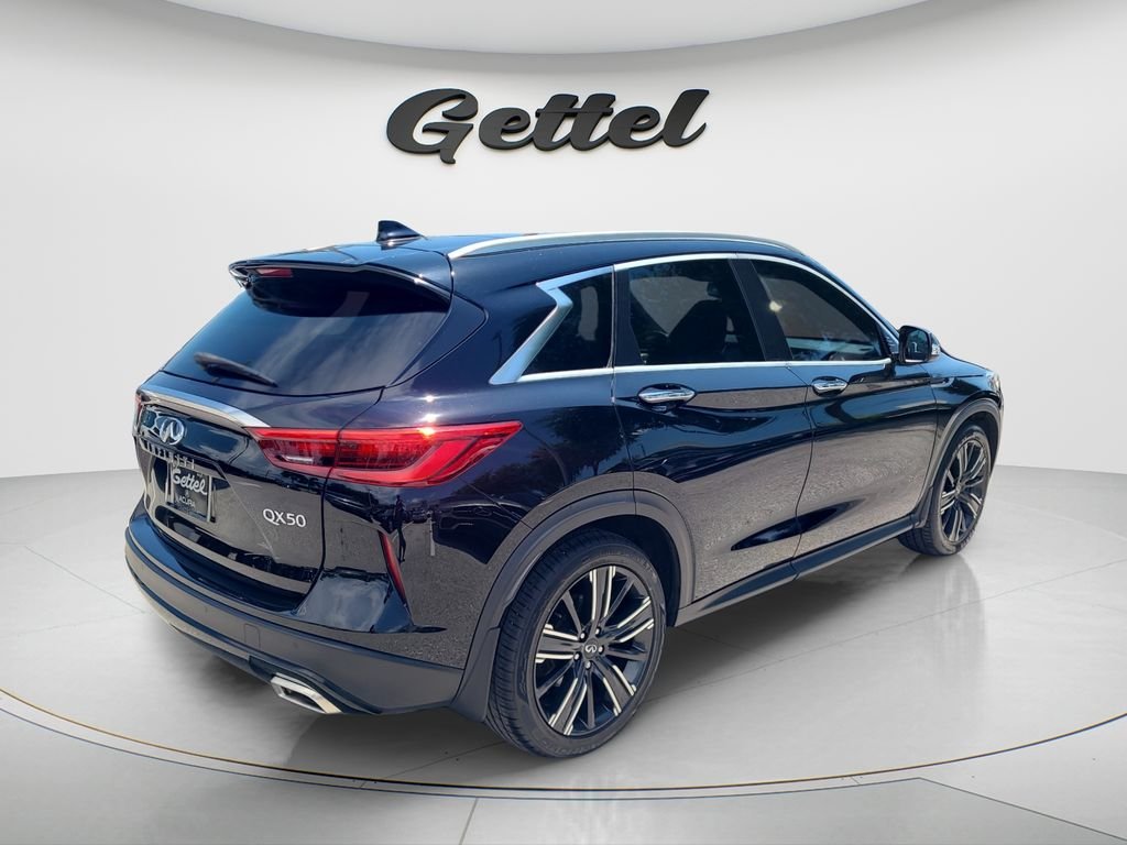 Used 2021 Black INFINITI LUXE image 5