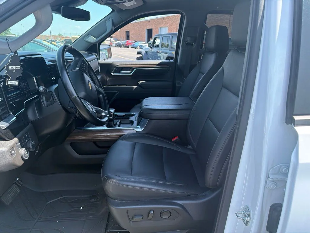 Used 2024 White Chevrolet LT image 8