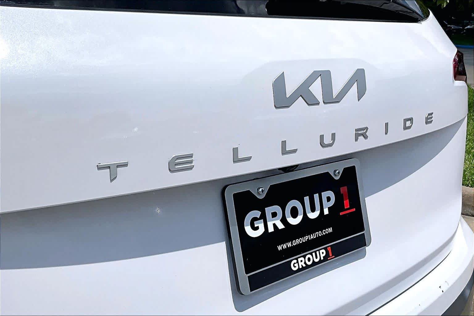 Used 2025 Glacial White Pearl Kia S image 28