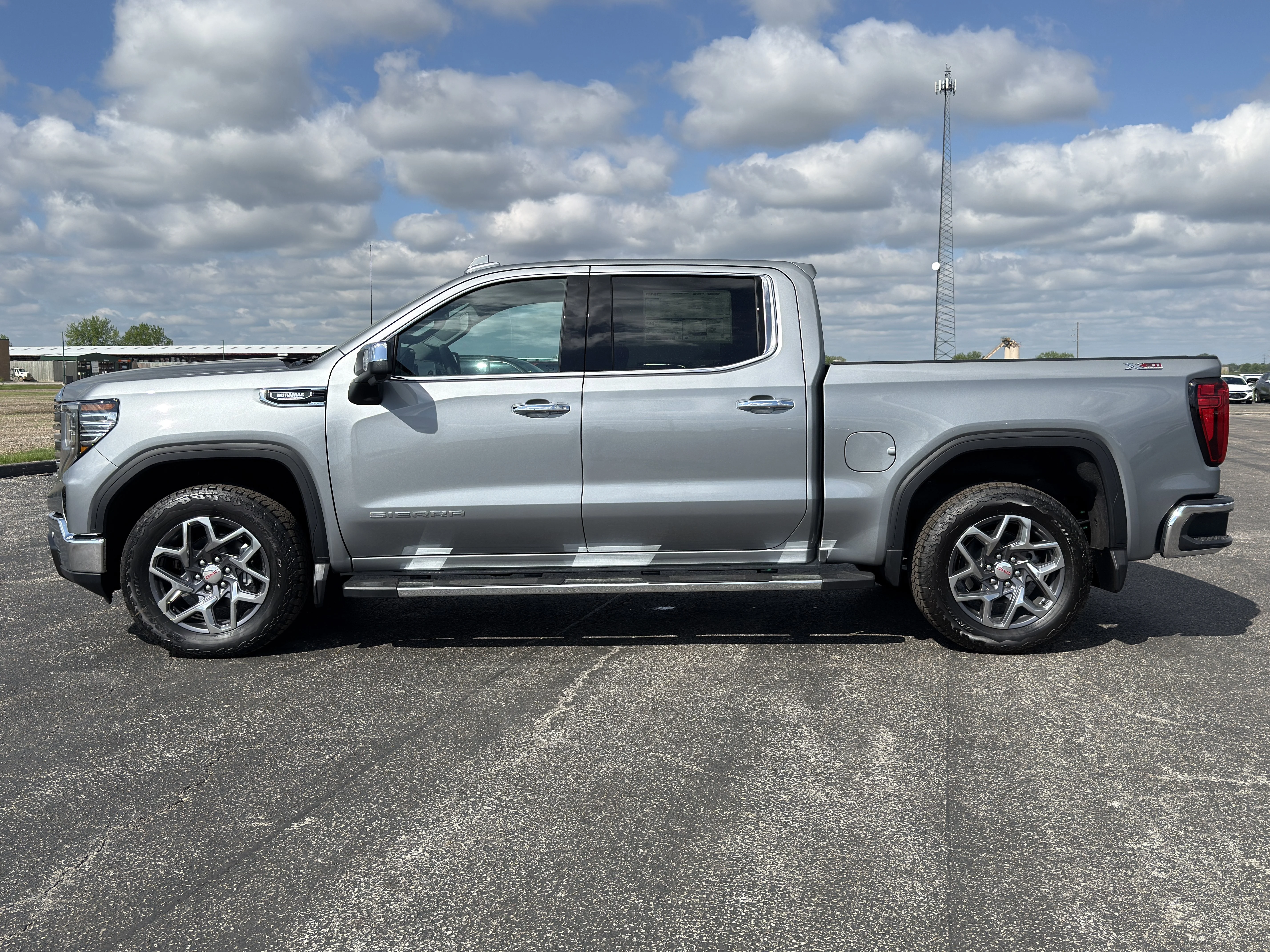 2026 GMC Sierra 1500 SLT - Photo 8