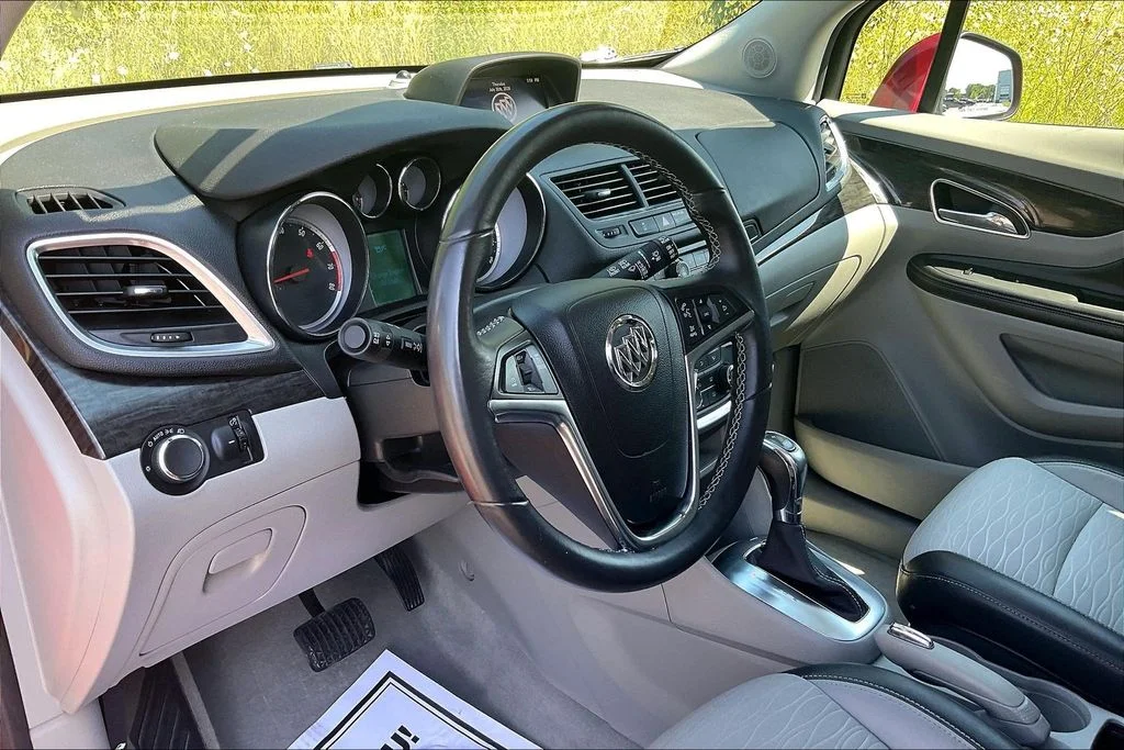 Used 2015 Red Buick Base image 14