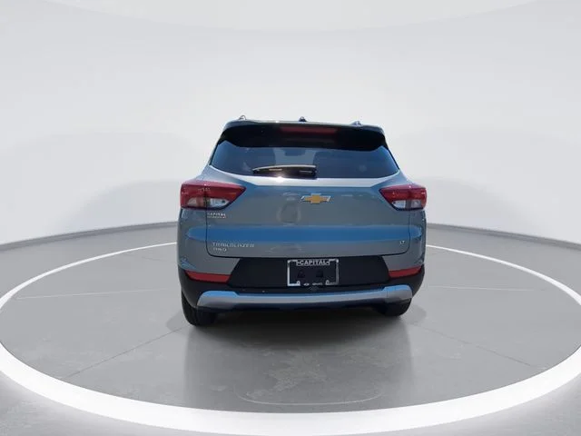 Used 2025 Gray Chevrolet LT image 4