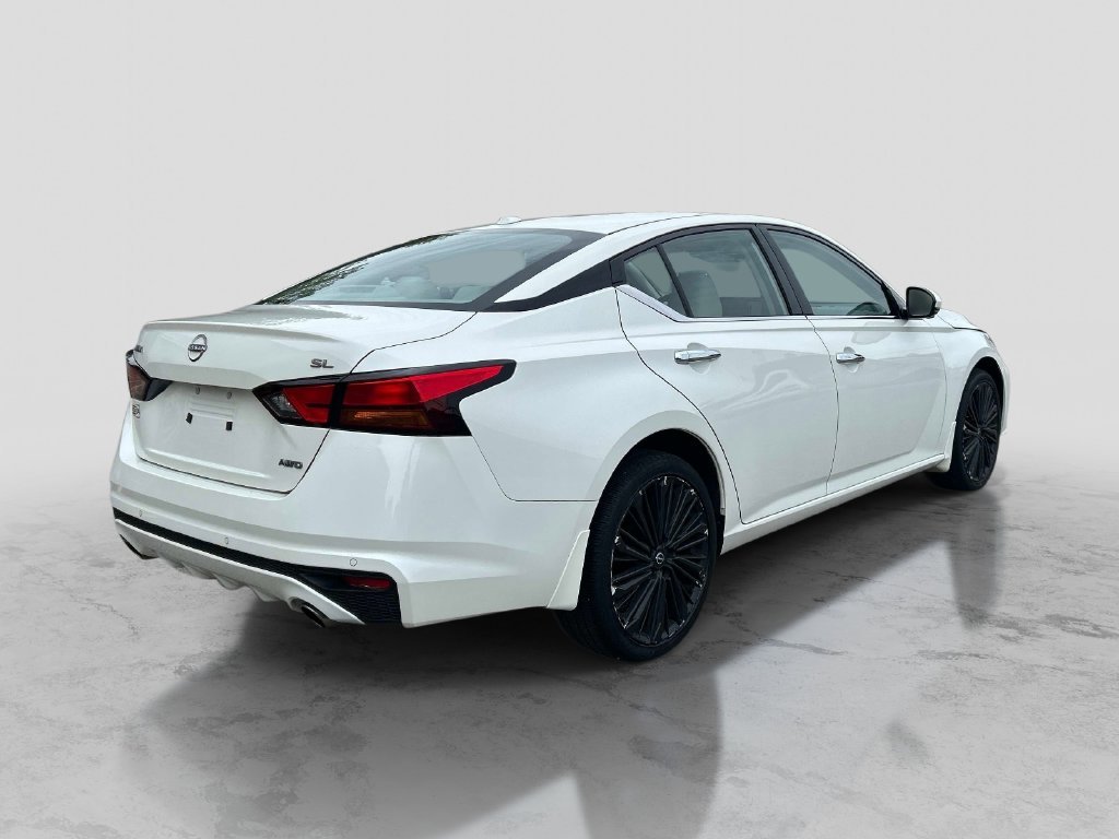 Used 2024 White Nissan 2.5 SL image 5