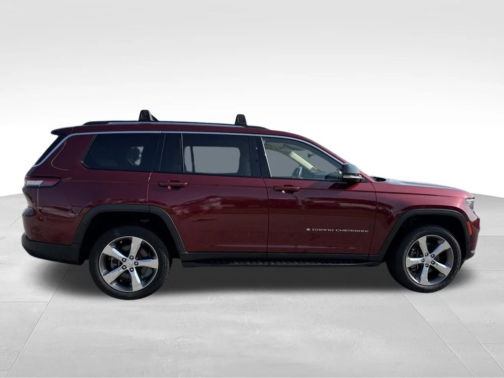 Used 2022 Red Jeep Limited image 25